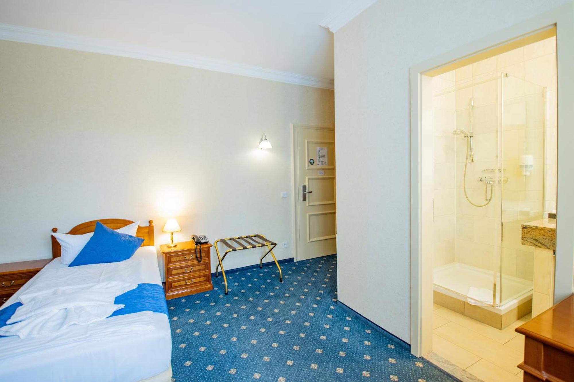 Seehotel Grossraeschen Exteriör bild